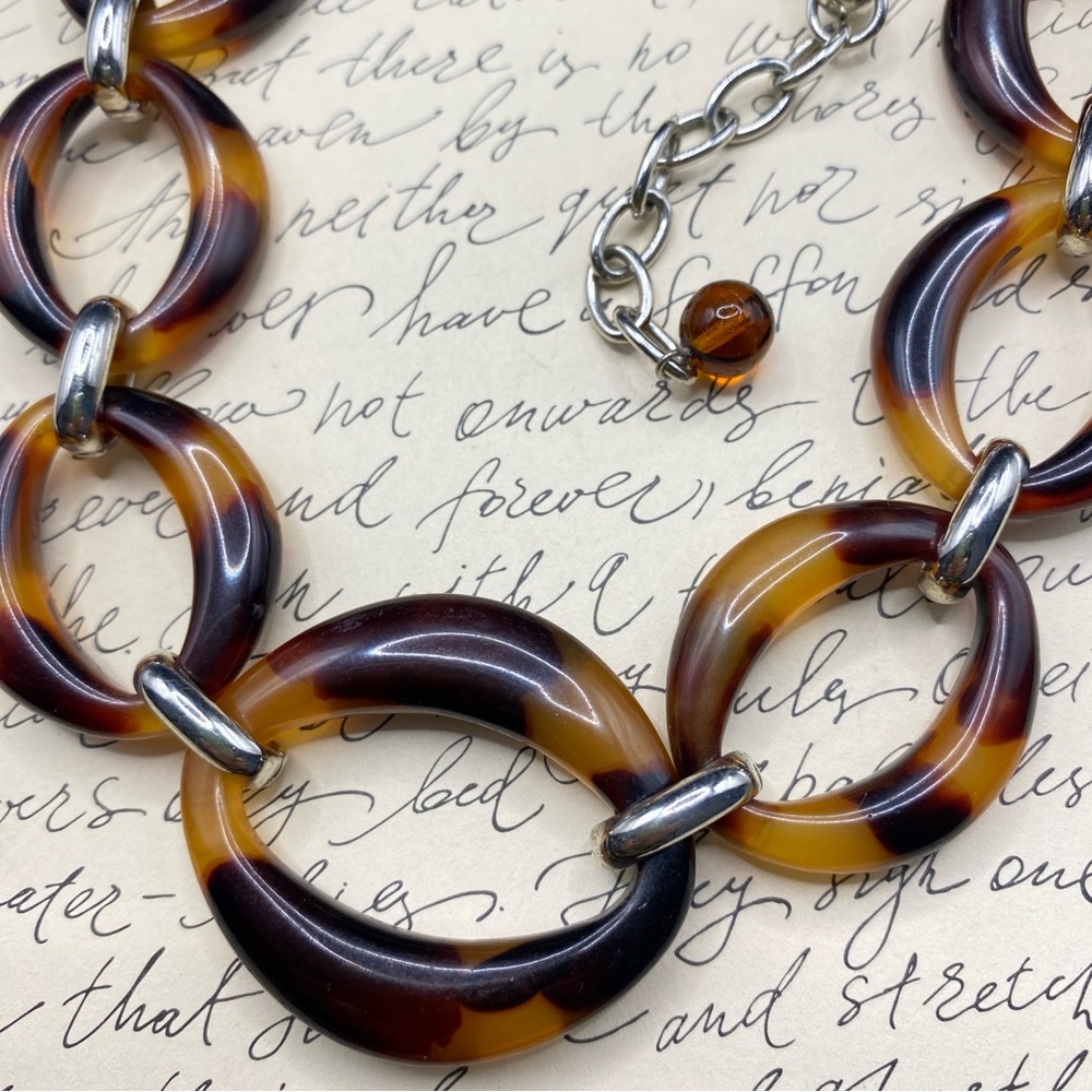 Faux Tortoise Shell Link Chunky Necklace - Picture 6 of 8